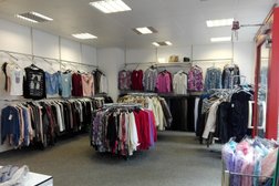 LINH Fashion Store und Änderungsschneiderei Photo
