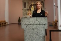 Freie Rede Nicole Forster- Sprecherin und Rednerin für Hochzeit, Bestattung, Trauerfeier in Nürnberg Photo